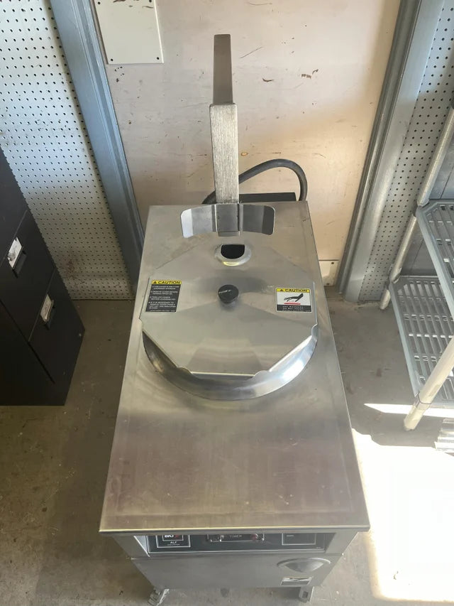 Electric Auto-Lift Fryer | BKI