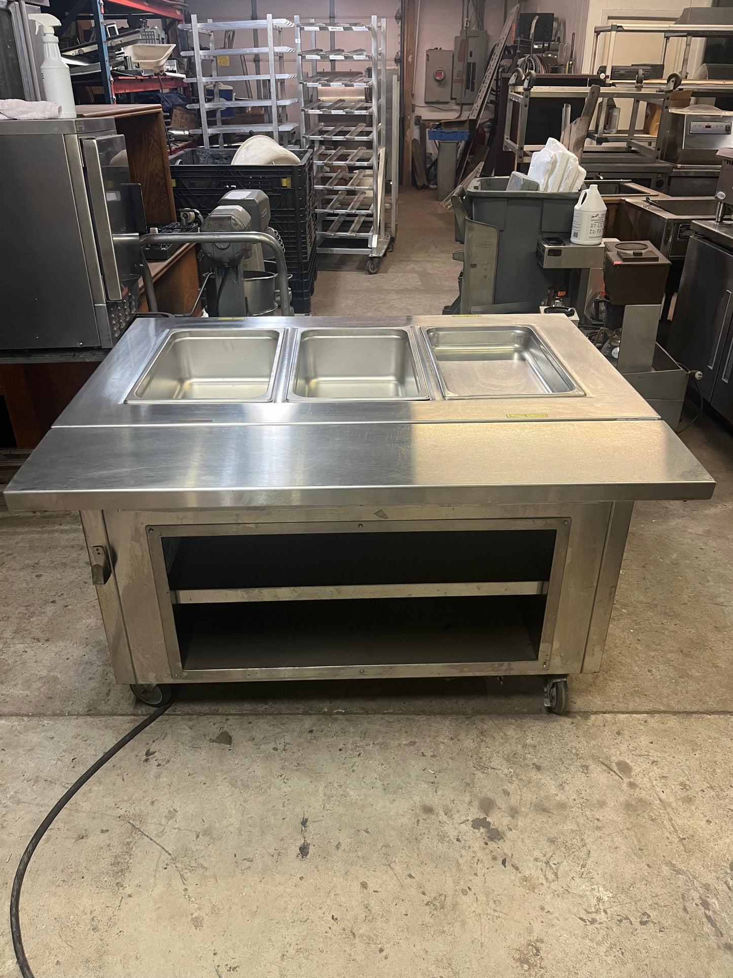 3-Well Hot Food Serving Station | Delfield