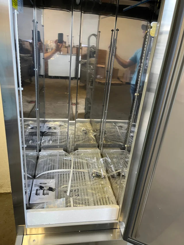 27" Reach-In Refrigerator | Serv-Ware