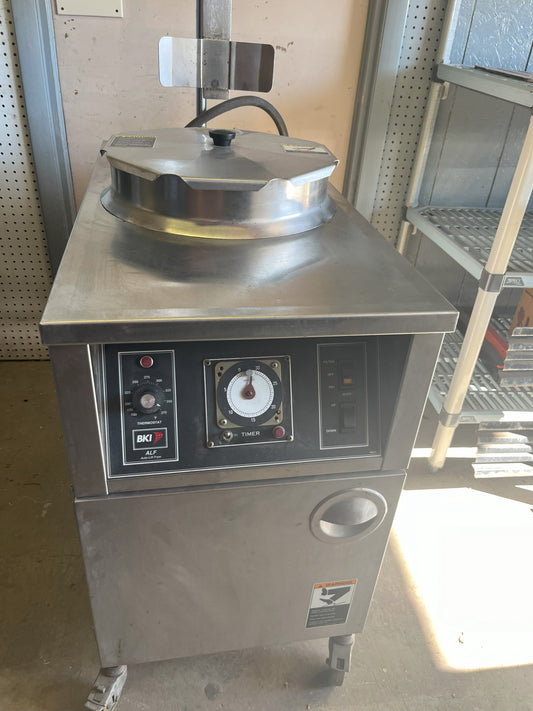 Electric Auto-Lift Fryer | BKI